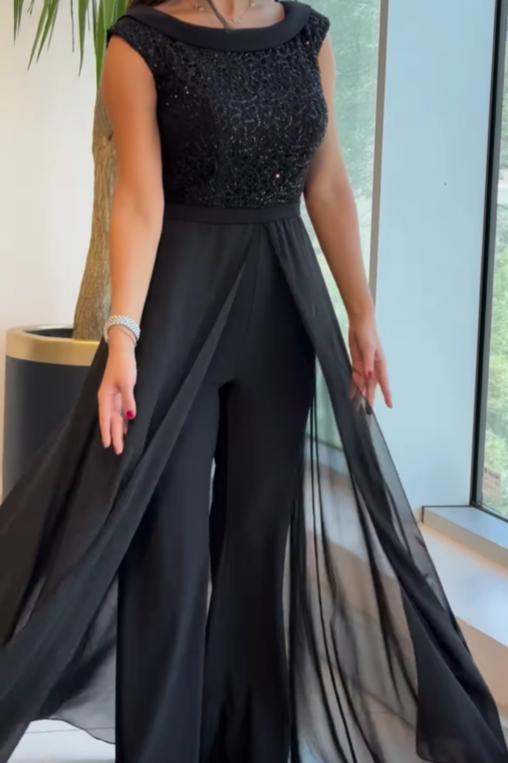 Łucjana | Elegancki Kombinezon Bez Rękawów