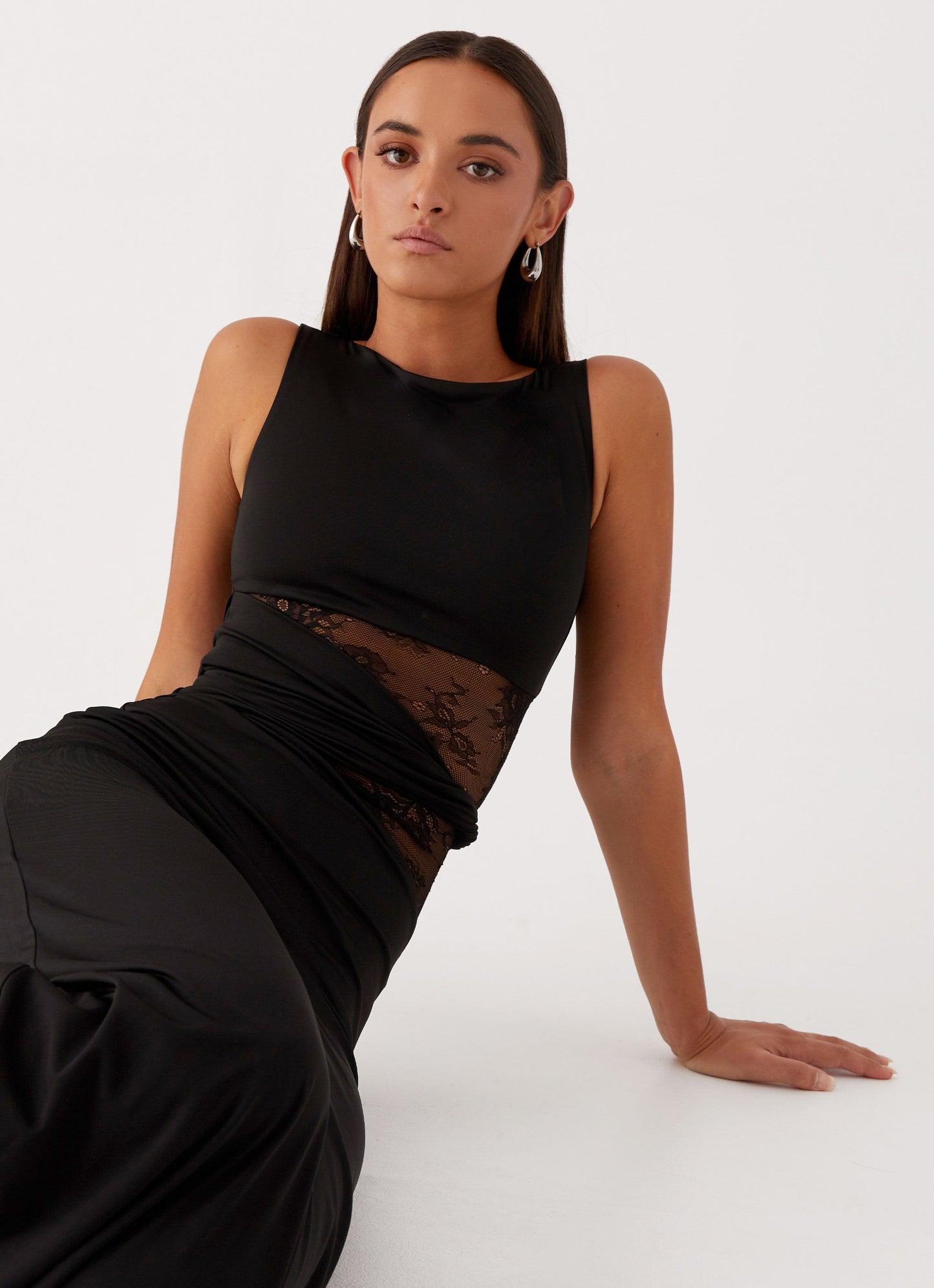 Jagna | Elegancka wieczorowa sukienka maxi z wycięciami