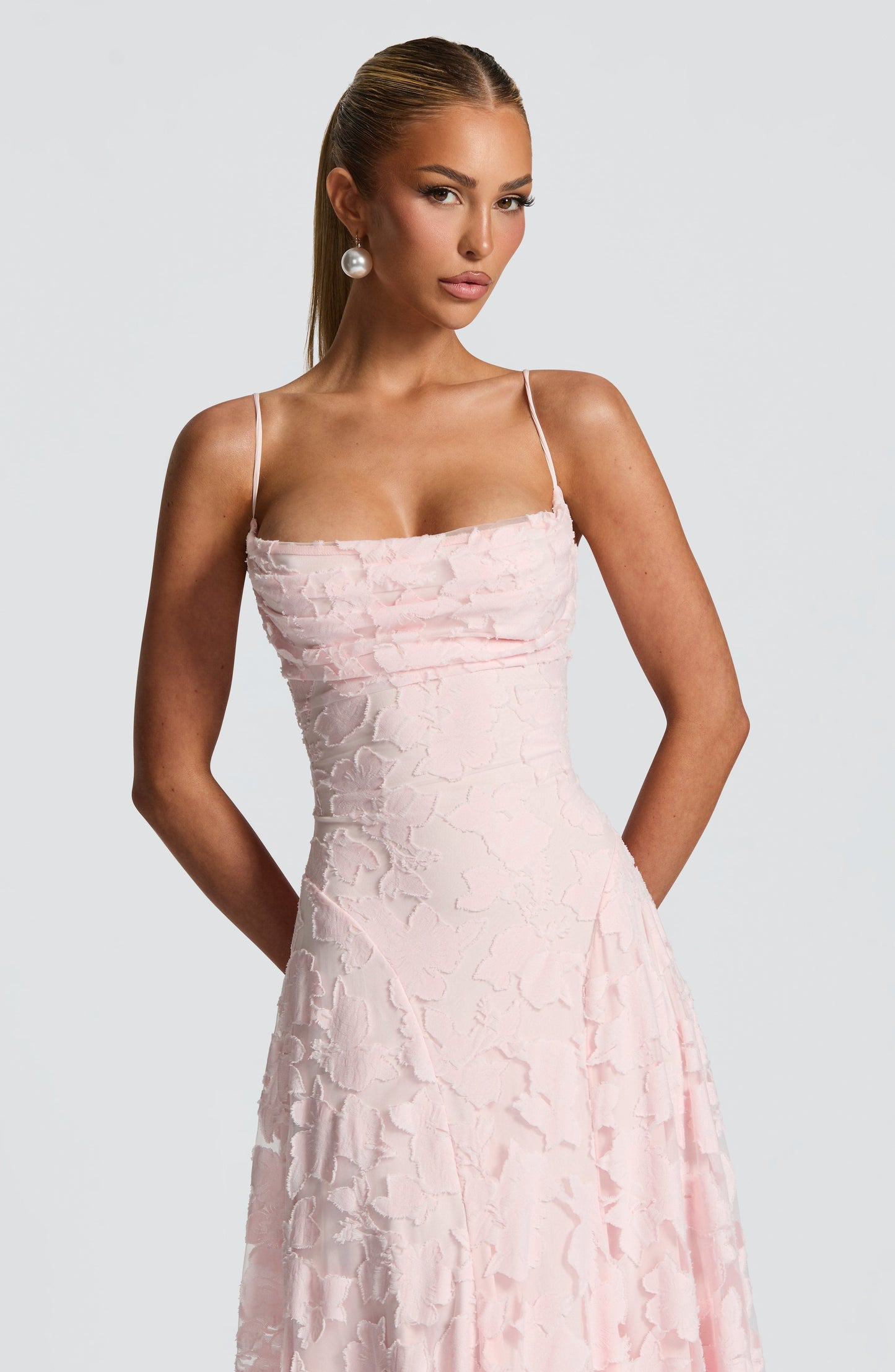 Wacława | Elegancka, drapowana sukienka maxi
