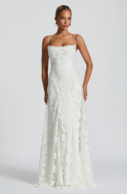 Dorota | Elegancka zwiewna sukienka maxi