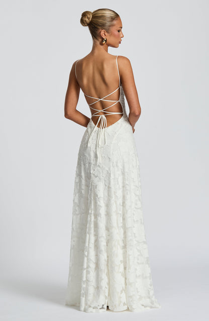 Dorota | Elegancka zwiewna sukienka maxi
