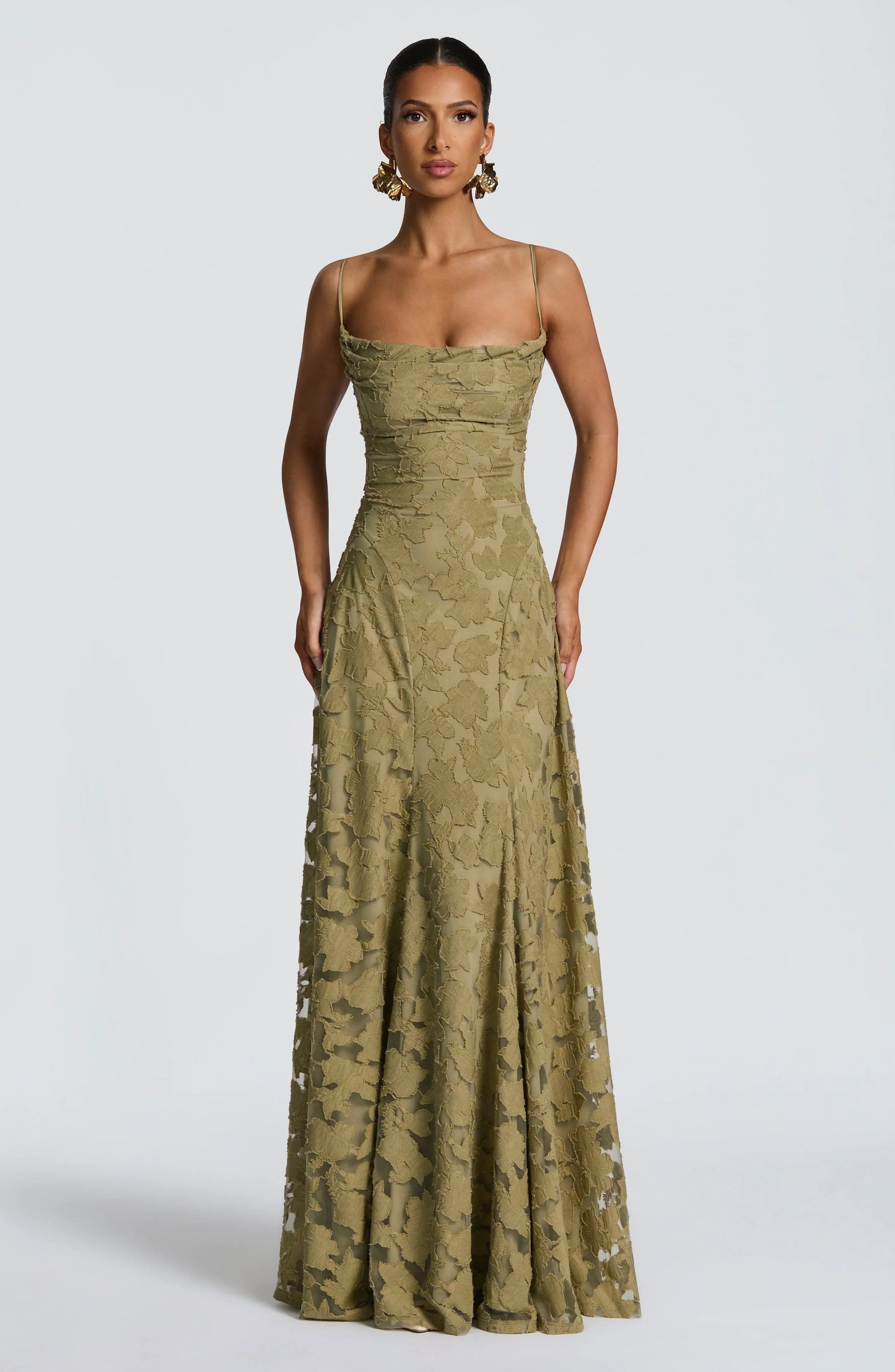 Dorota | Elegancka zwiewna sukienka maxi
