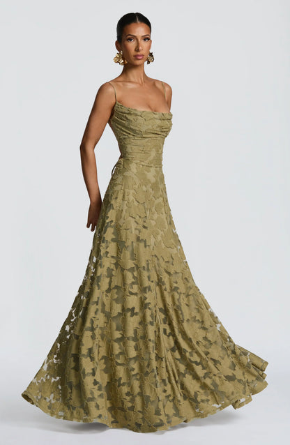 Dorota | Elegancka zwiewna sukienka maxi